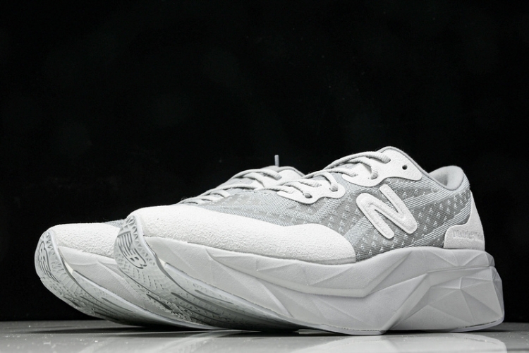  New Balance FuelCell Rebel V4 MRCELVD4