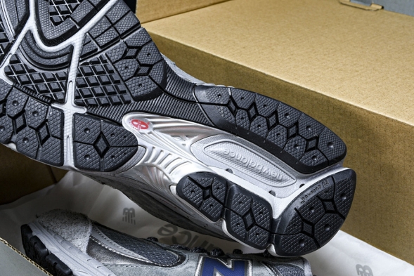 New Balance 2002R M2002RHG 