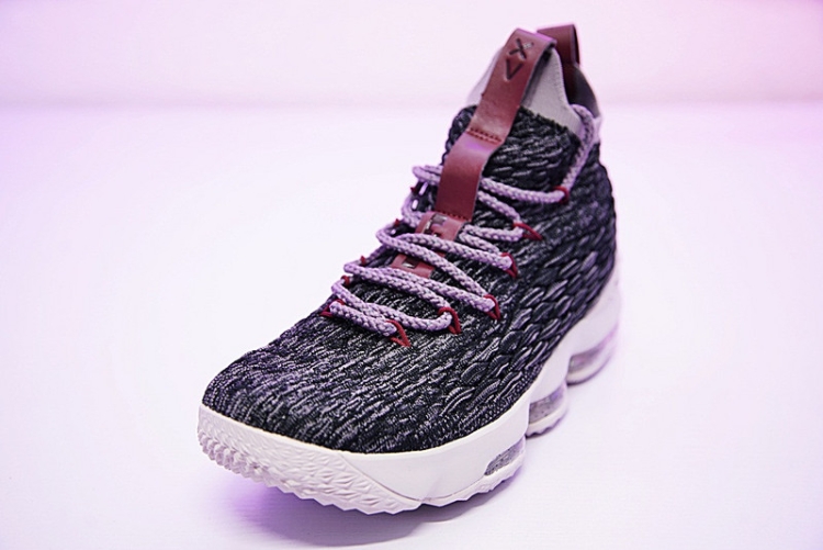 Nike LeBron 15 897649-003