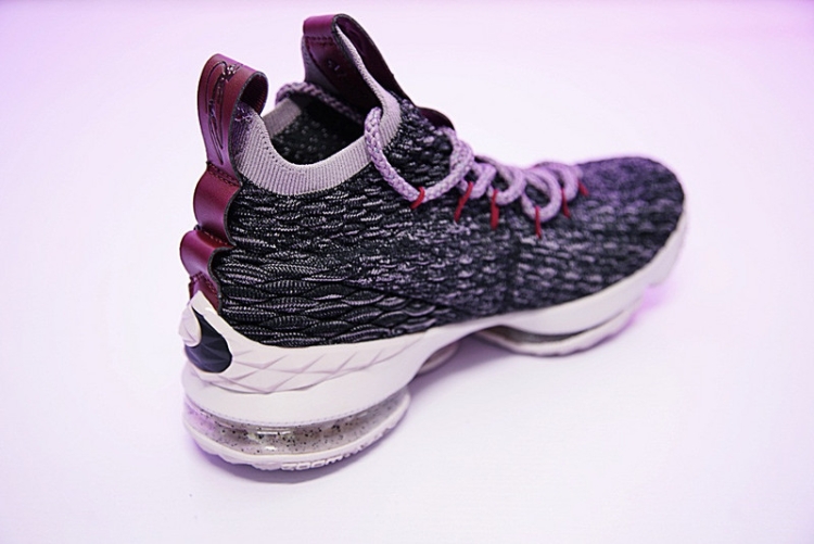 Nike LeBron 15 897649-003