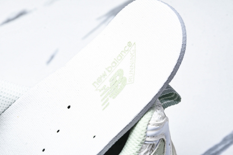  New Balance 530 MR530ZO