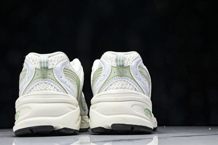  New Balance 530 MR530ZO