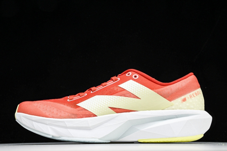  New Balance FuelCell Rebel V4 WFCXLR4