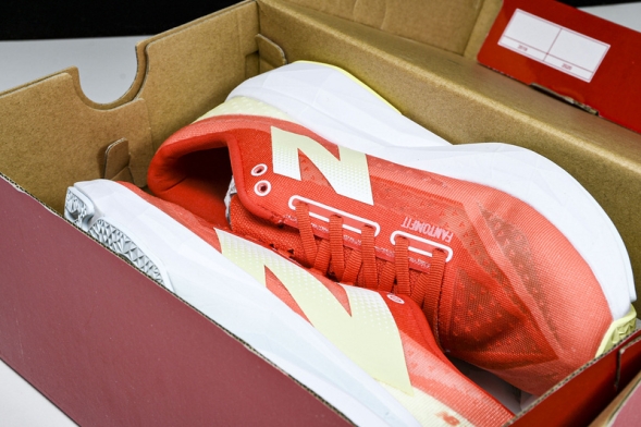 New Balance FuelCell Rebel V4 WFCXLR4 