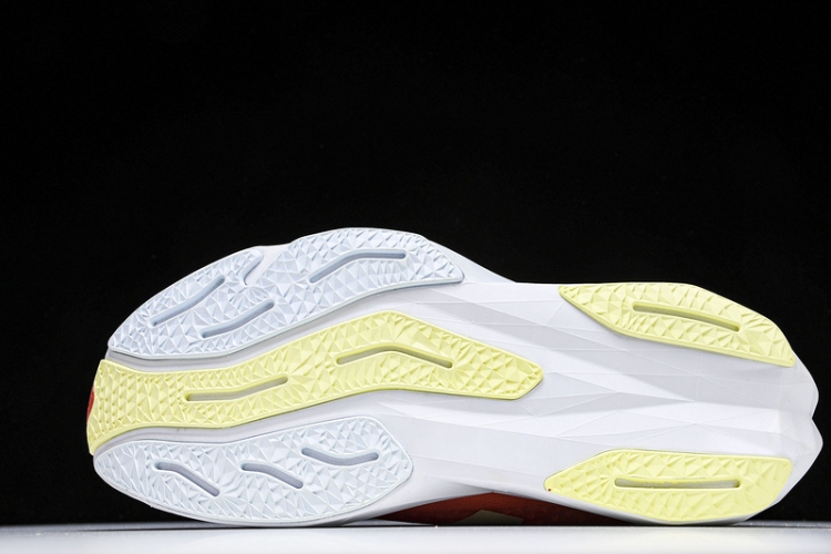  New Balance FuelCell Rebel V4 WFCXLR4
