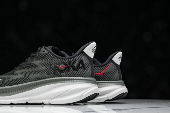 Hoka Clifton 9 1127895 BCKT 