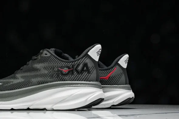 Hoka Clifton 9 1127895 BCKT 