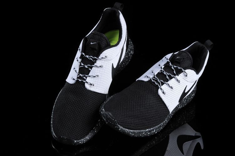 Nike Roshe Run ID  Black/White Черно белыеNike Roshe Run ID  Black/White Черно белые