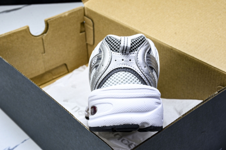  New Balance 530 MR530GS