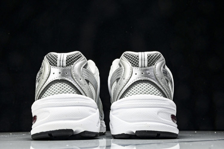 New Balance 530 MR530GS