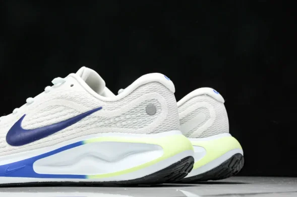 Nike Journey Run FN0228-101 