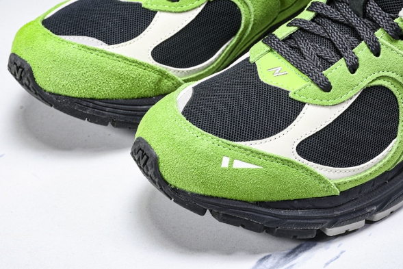 New Balance 2002R M2002RGZ 