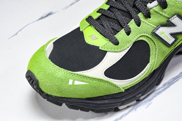 New Balance 2002R M2002RGZ 