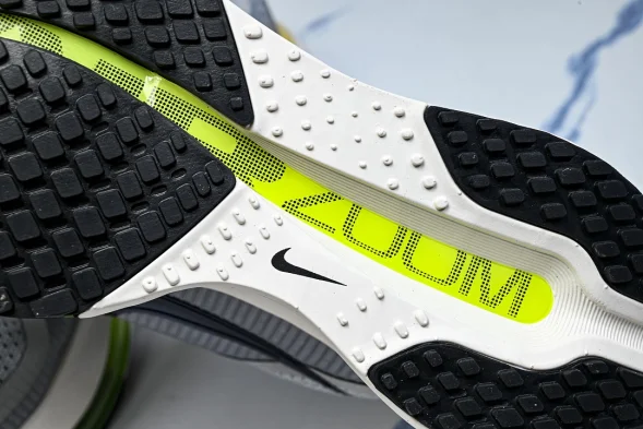 Nike Air Zoom Pegasus Premium IR1815-012 