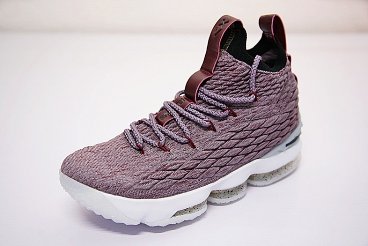 Nike LeBron 15 897649-201