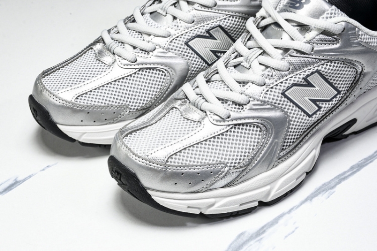  New Balance 530 MR530LG 