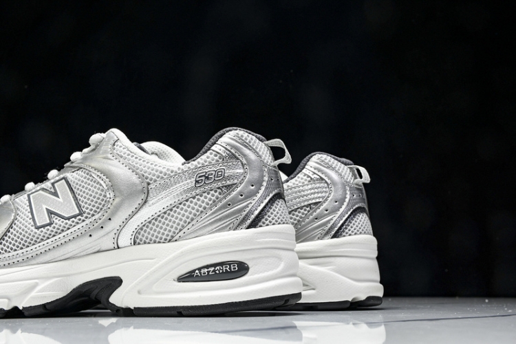  New Balance 530 MR530LG 