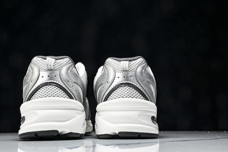  New Balance 530 MR530LG 