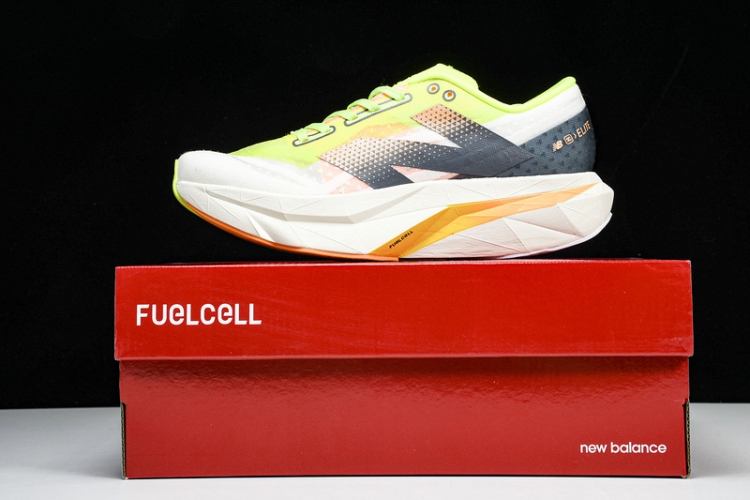  New Balance FuelCell Rebel V4 MFCXLL4
