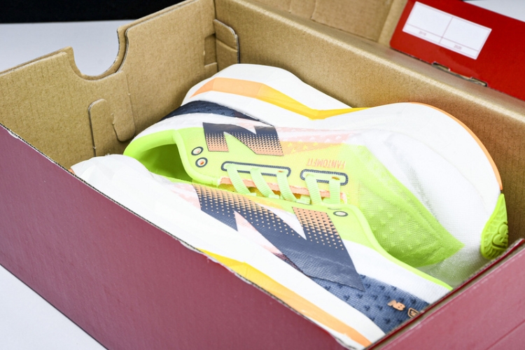  New Balance FuelCell Rebel V4 MFCXLL4