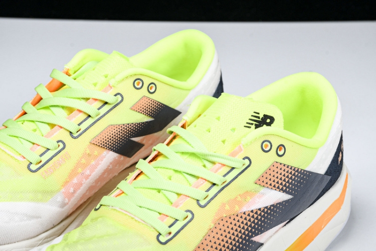  New Balance FuelCell Rebel V4 MFCXLL4