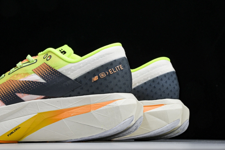  New Balance FuelCell Rebel V4 MFCXLL4