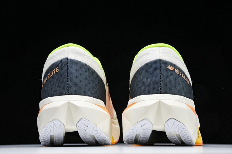  New Balance FuelCell Rebel V4 MFCXLL4