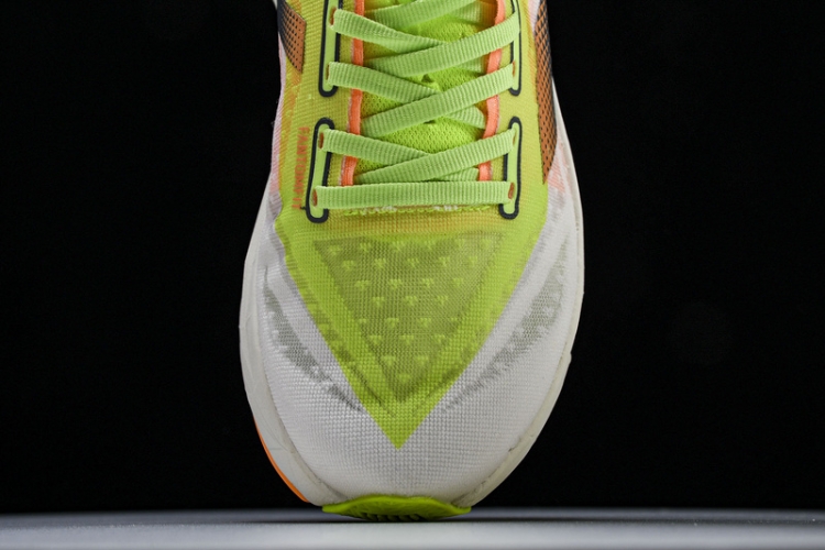  New Balance FuelCell Rebel V4 MFCXLL4