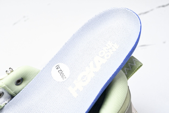 Hoka Tor Summit 1147952 SGG 