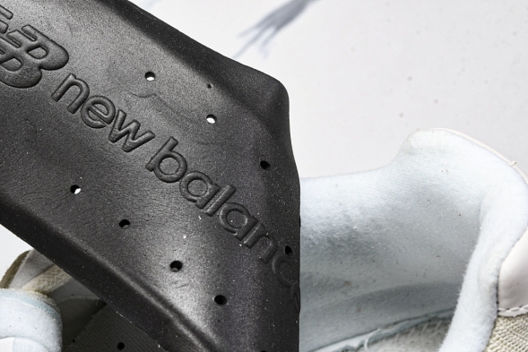 New Balance 2002R I2002REK 