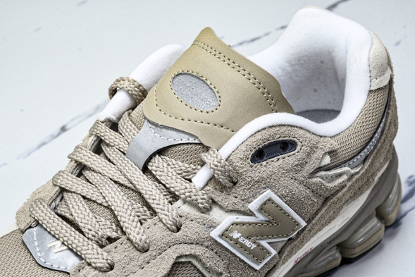 New Balance 2002R M2002RDL 