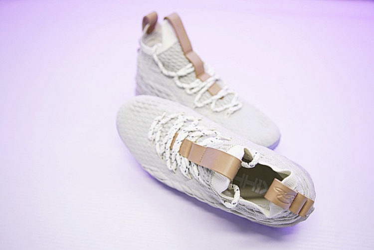 Nike LeBron 15 922811-200 