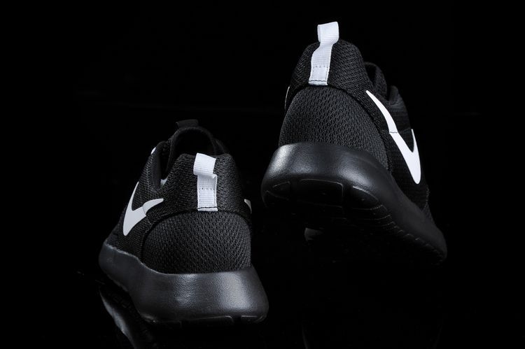 Nike Roshe Run ID  Black/White Черно белые