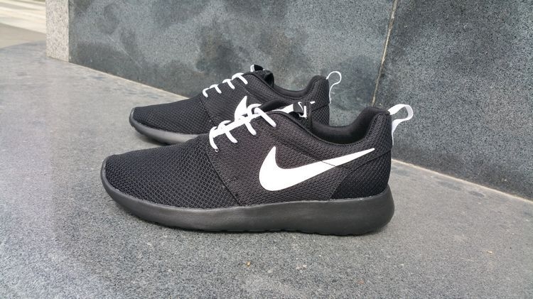 Nike Roshe Run ID  Black/White Черно белые