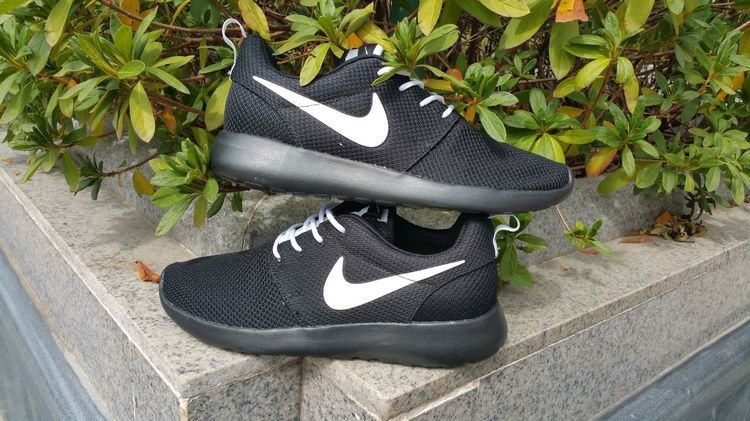 Nike Roshe Run ID  Black/White Черно белые