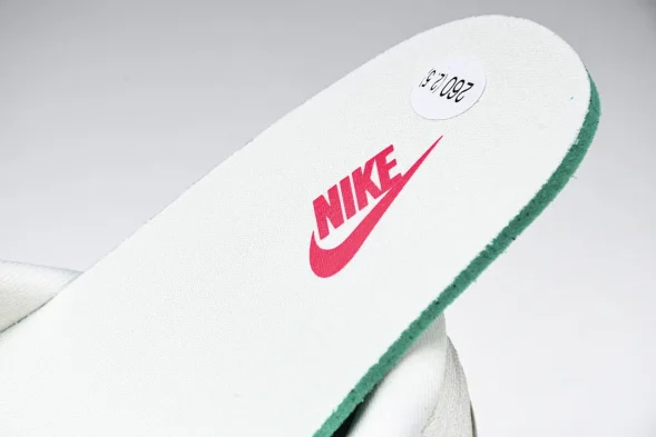 Nike Motiva DV1238-104 