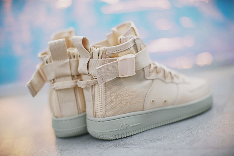 Nike SF Air Force 1 Utility Mid AA3966-800