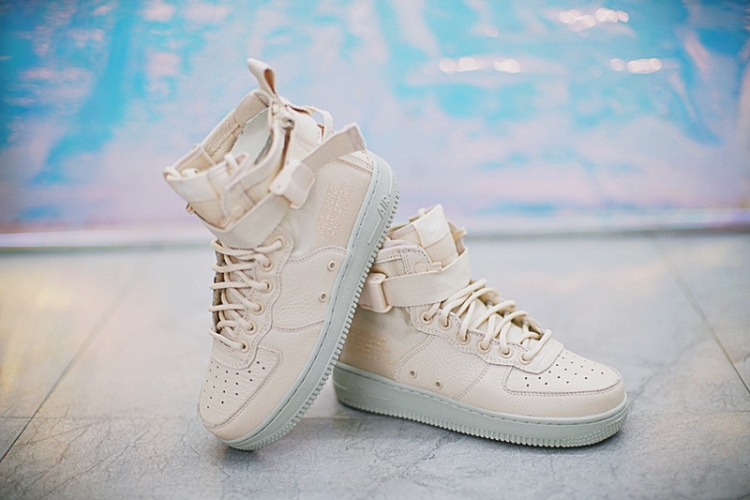 Nike SF Air Force 1 Utility Mid AA3966-800