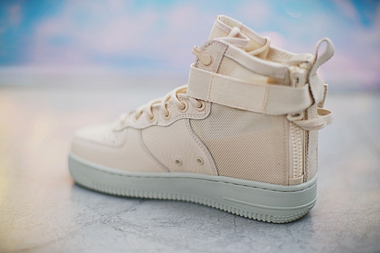 Nike SF Air Force 1 Utility Mid AA3966-800