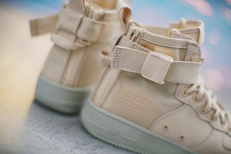 Nike SF Air Force 1 Utility Mid AA3966-800