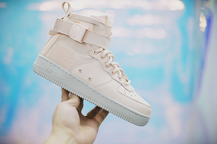 Nike SF Air Force 1 Utility Mid AA3966-800