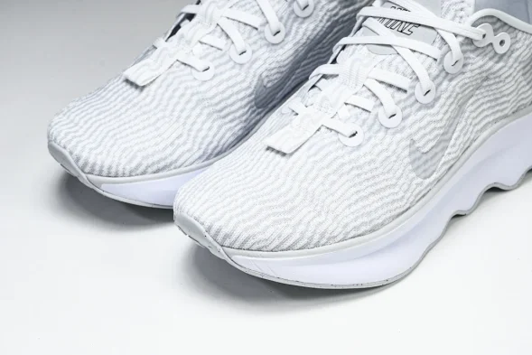 Nike Motiva DV1237-102 