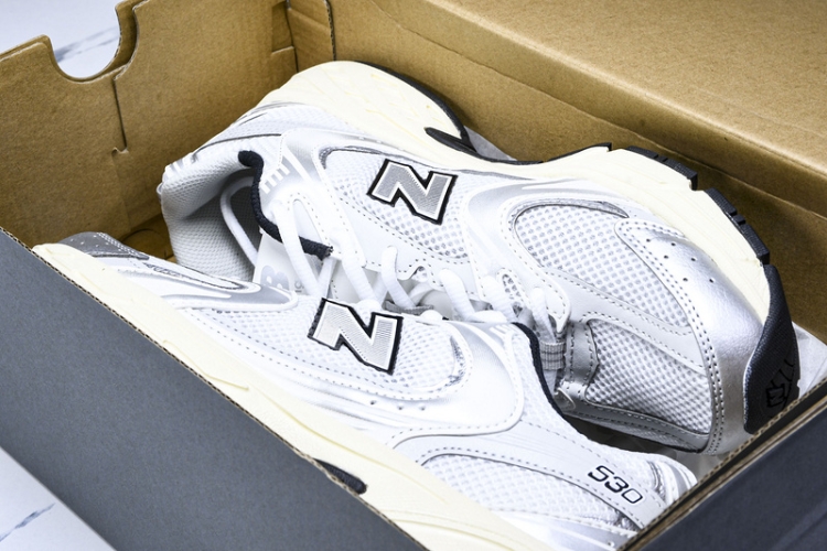  New Balance 530 MR530TA