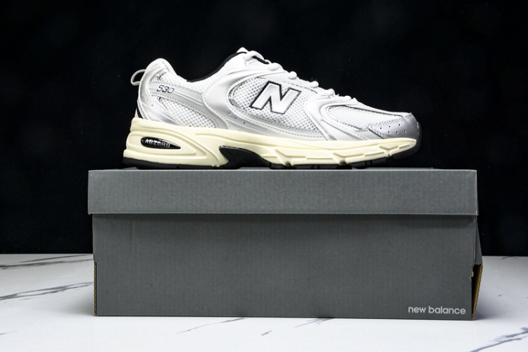  New Balance 530 MR530TA