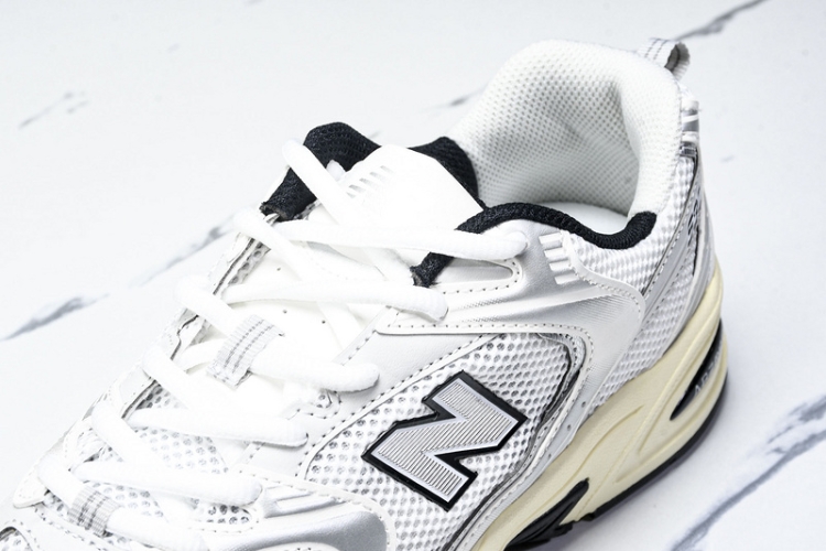  New Balance 530 MR530TA