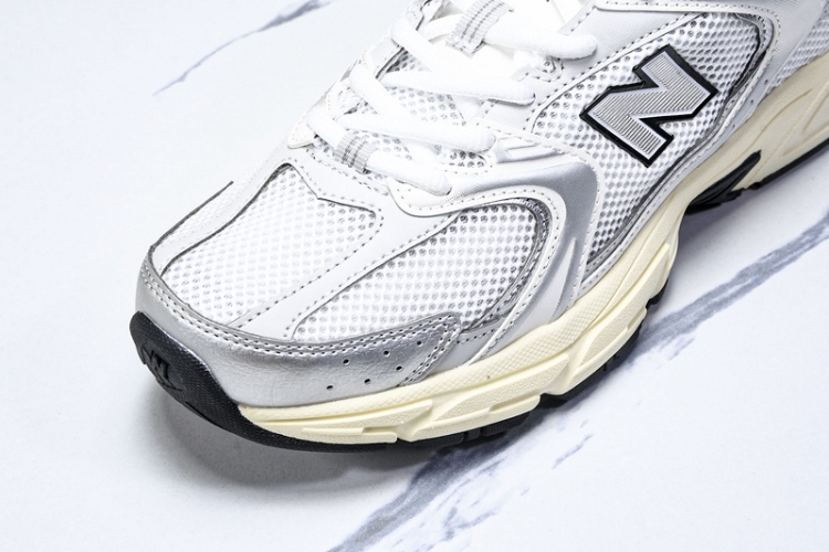  New Balance 530 MR530TA