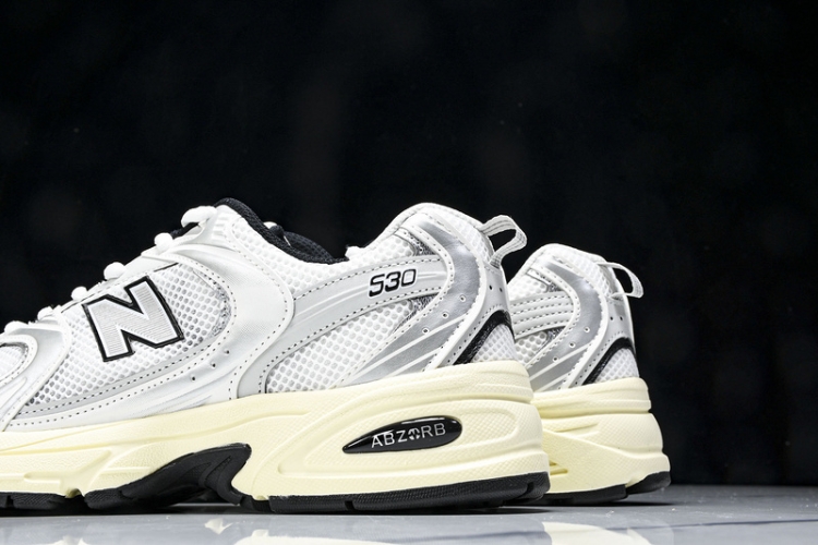  New Balance 530 MR530TA