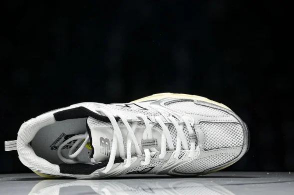 New Balance 530 MR530TA 
