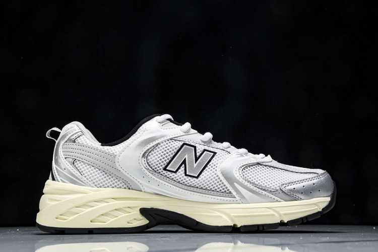  New Balance 530 MR530TA