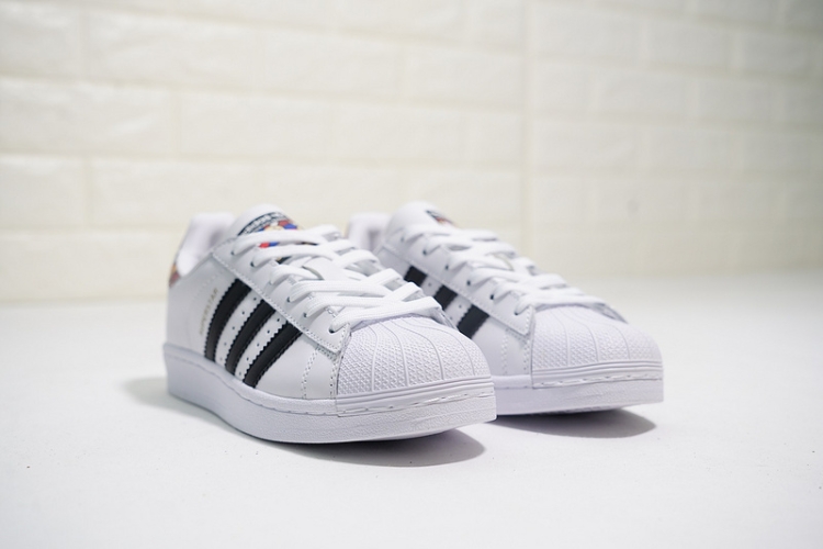 Takashi Murakami x Adidas Originals Superstar II S79158